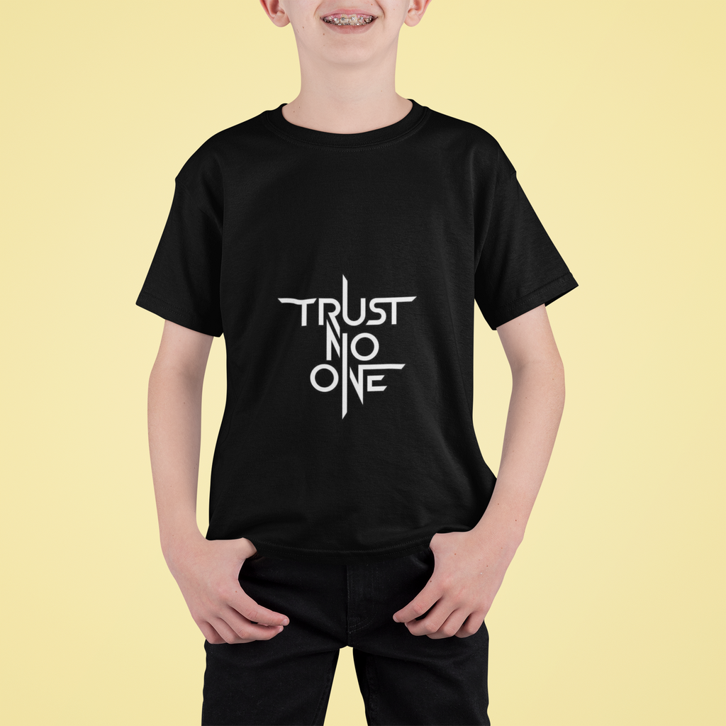 Trust no one t-shirt